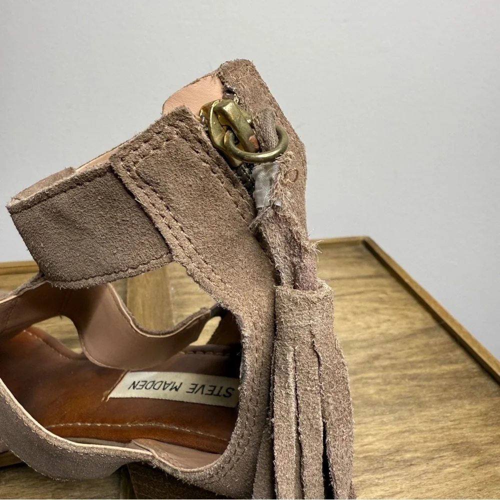 Steve Madden Daviss gladiator sandal in taupe suede